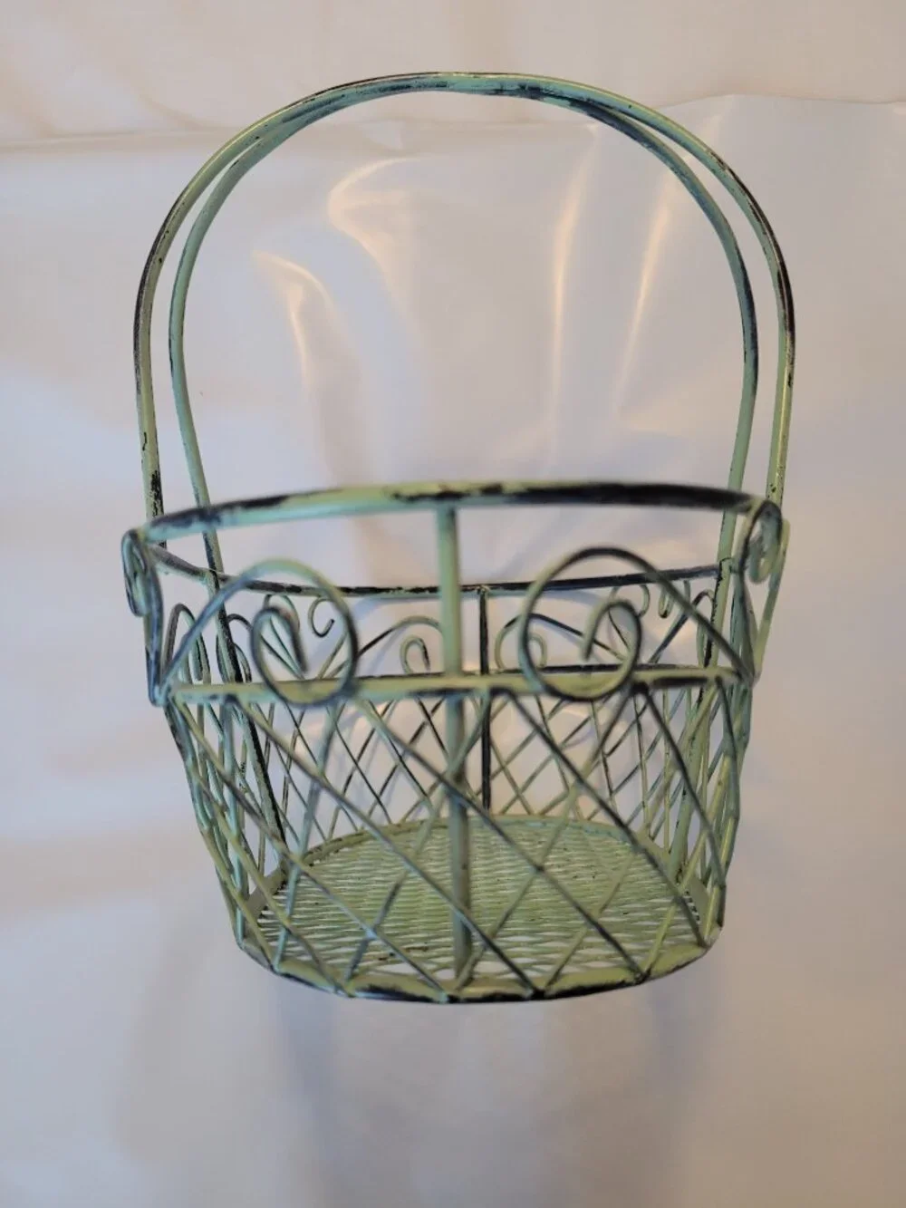 Green Rustic Metal Wire Basket